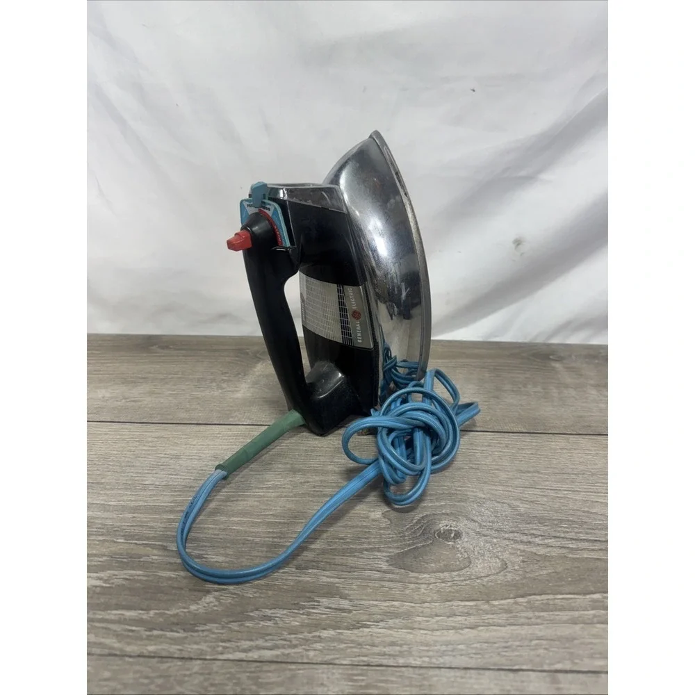 Vintage General Electric GE H2F88T Silver/Black 1100W 120V Steam/Dry Iron Works